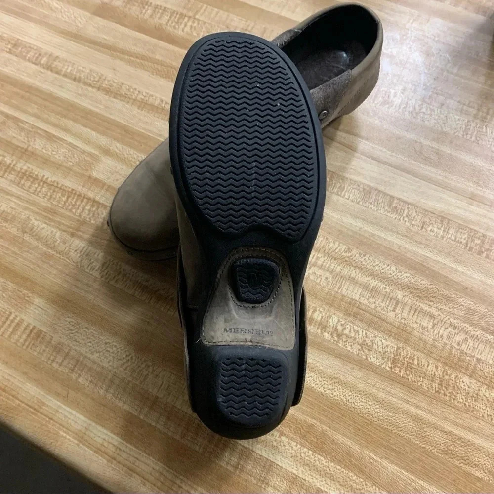 Merrell suede slip on clogs - Picture 8 of 9